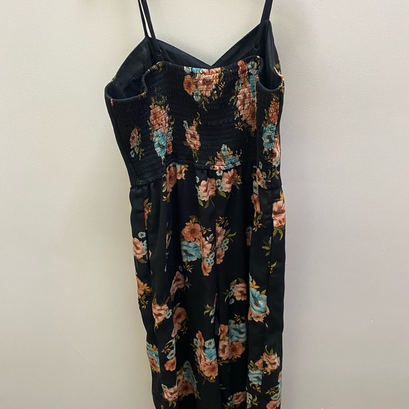 Jumpsuit - Picture 4 of 4